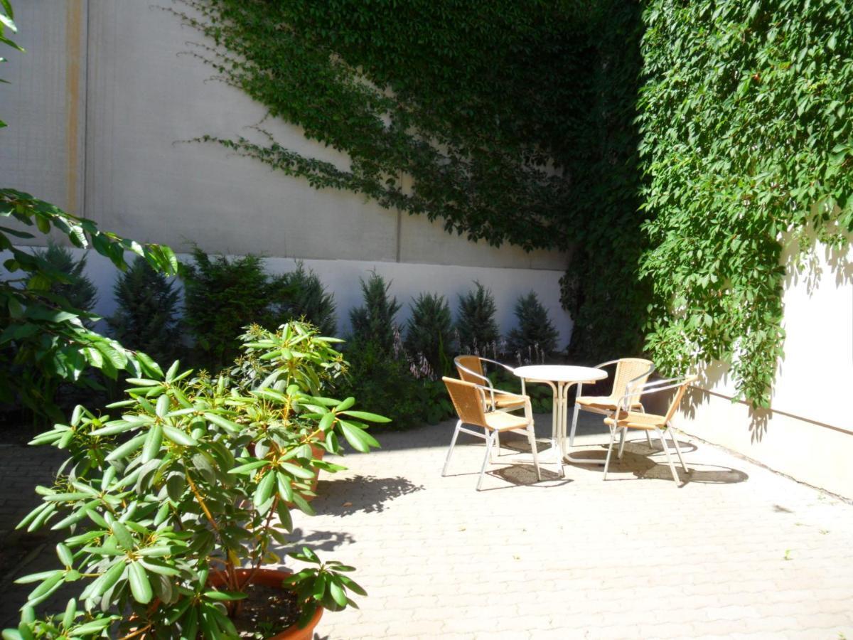 Pension Zum Blumchen Schwerin  Exterior photo